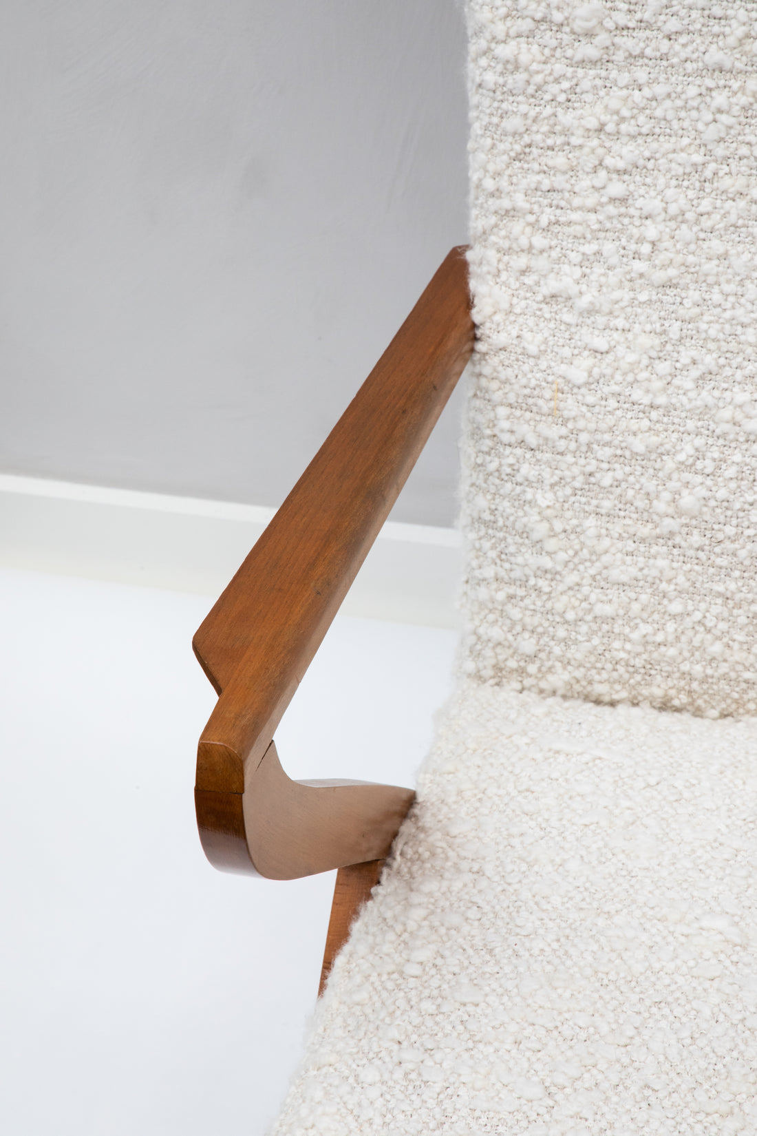 MID-CENTURY MODERN ITALIAN LOUNGE CHAIR