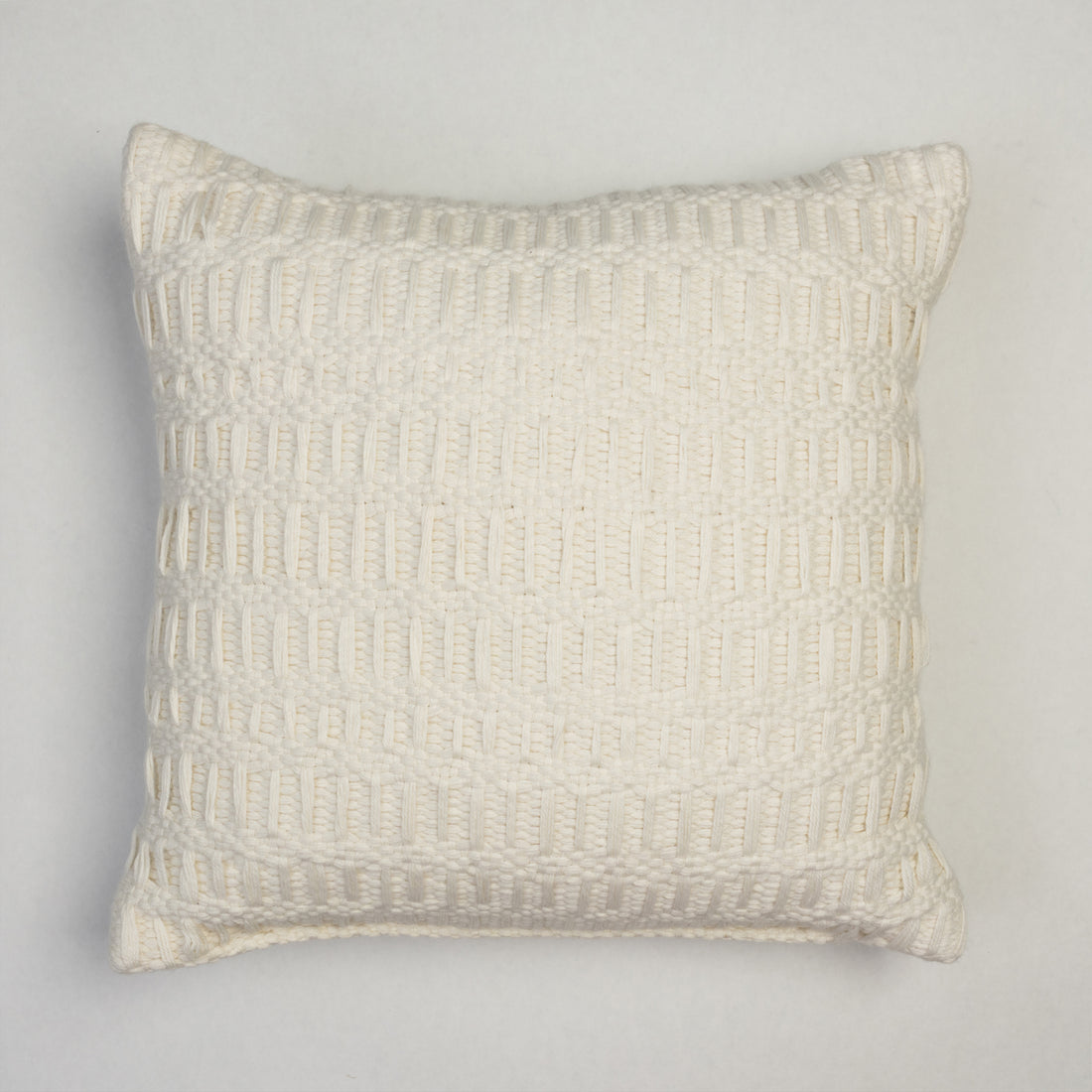 Cadenas Pillow 24" x 24"