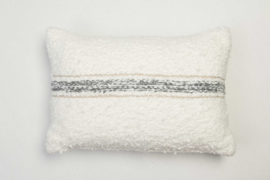Joss Pillow 16" x 24"
