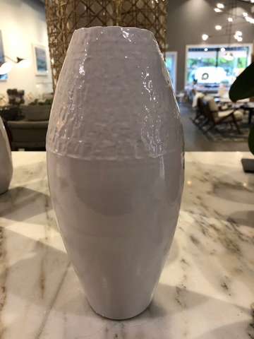 TEXTURED HIGH GLOSS WHITE VASE